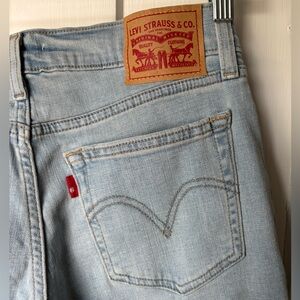 Levi's Boyfriend Fit Light Blue Jeans